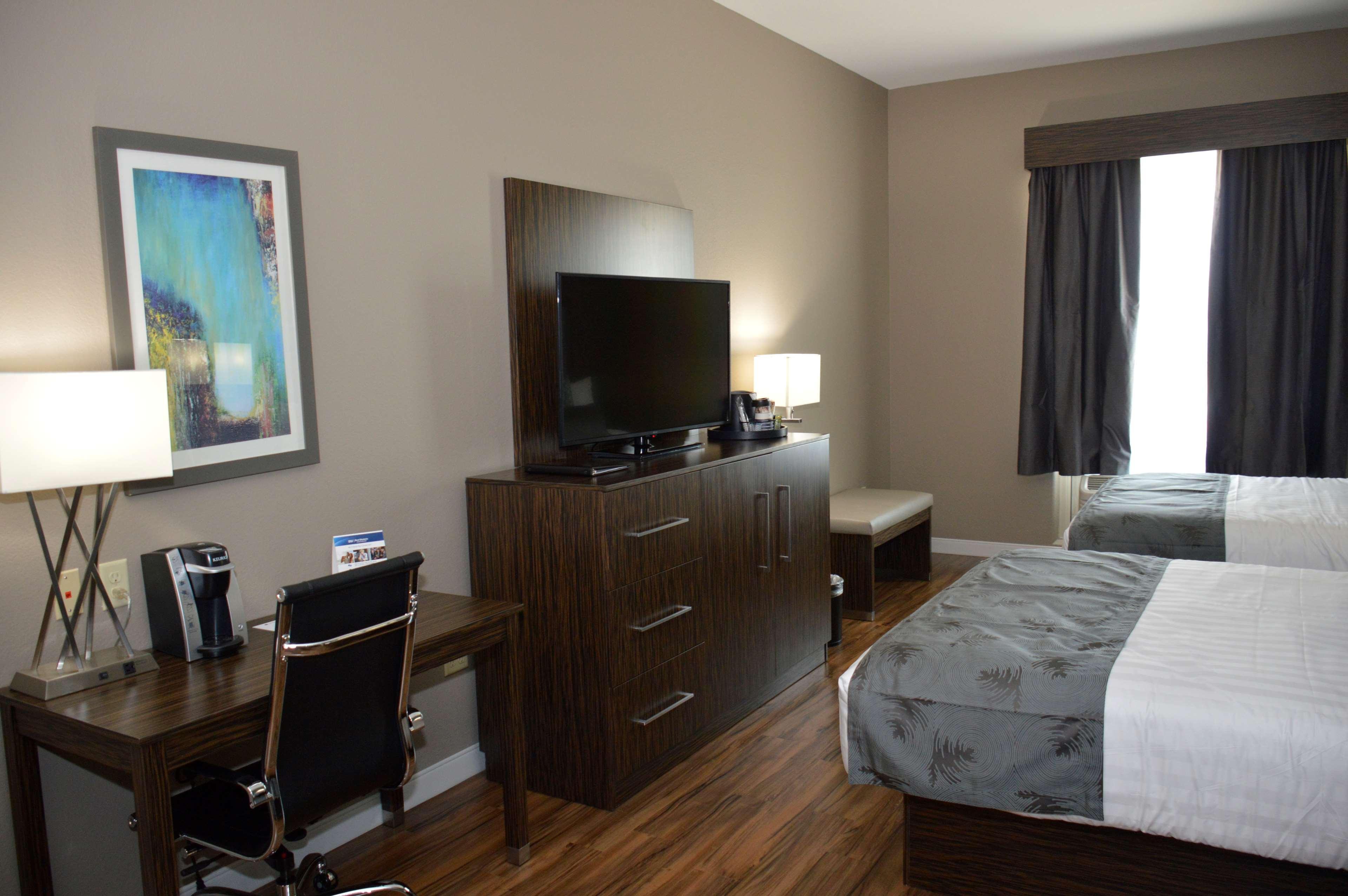 Best Western Plus Pflugerville Inn & Suites Exterior photo