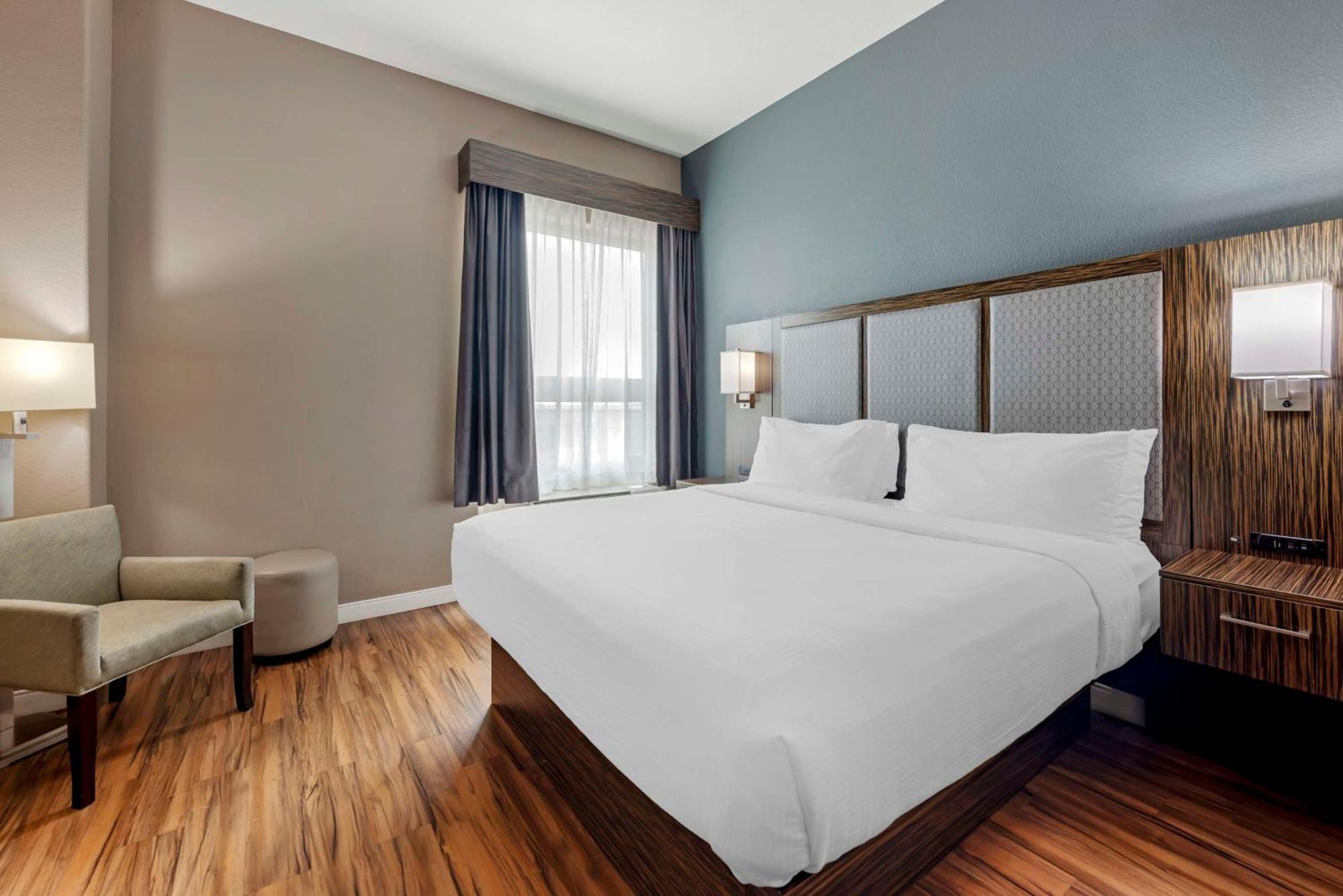 Best Western Plus Pflugerville Inn & Suites Exterior photo