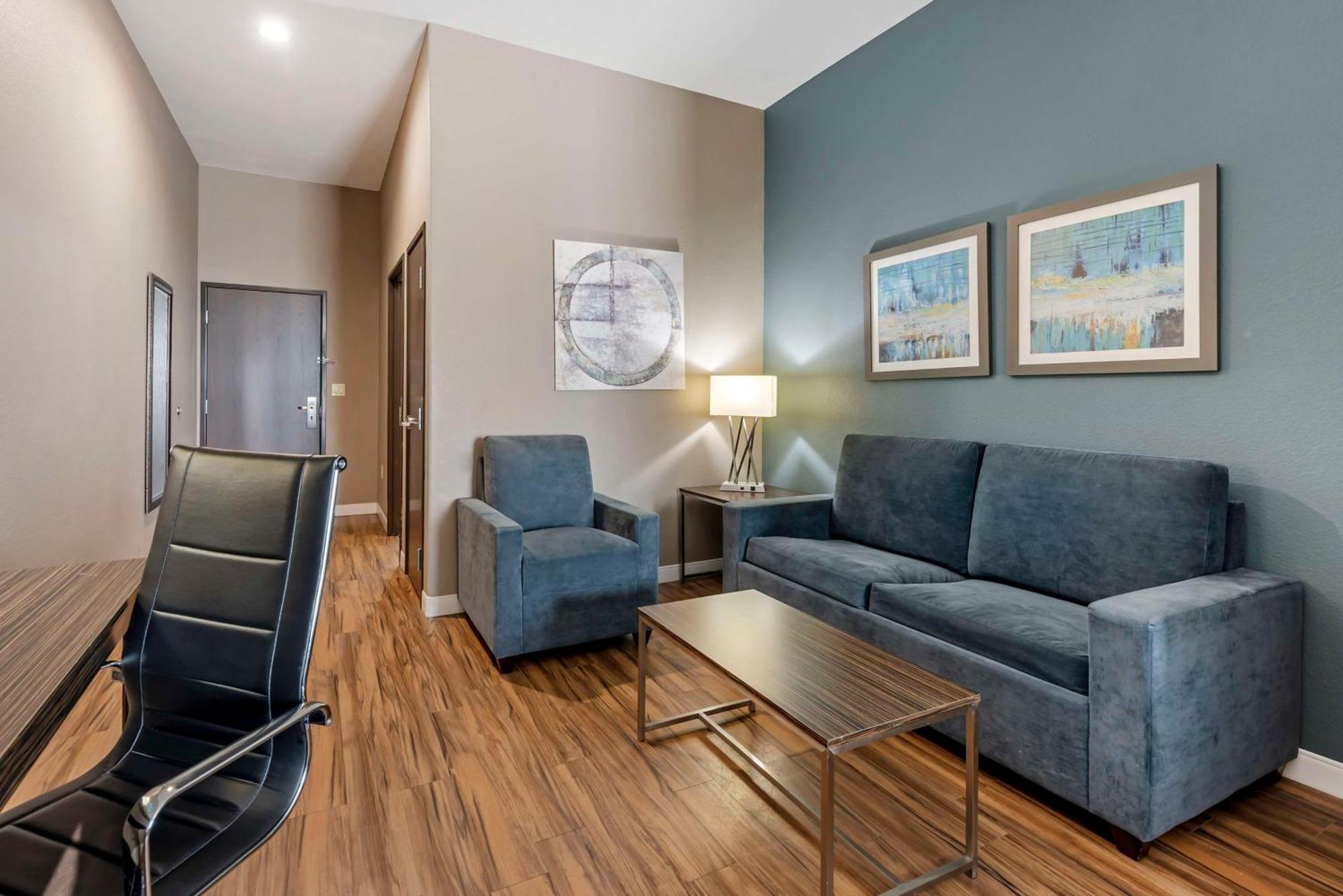 Best Western Plus Pflugerville Inn & Suites Exterior photo
