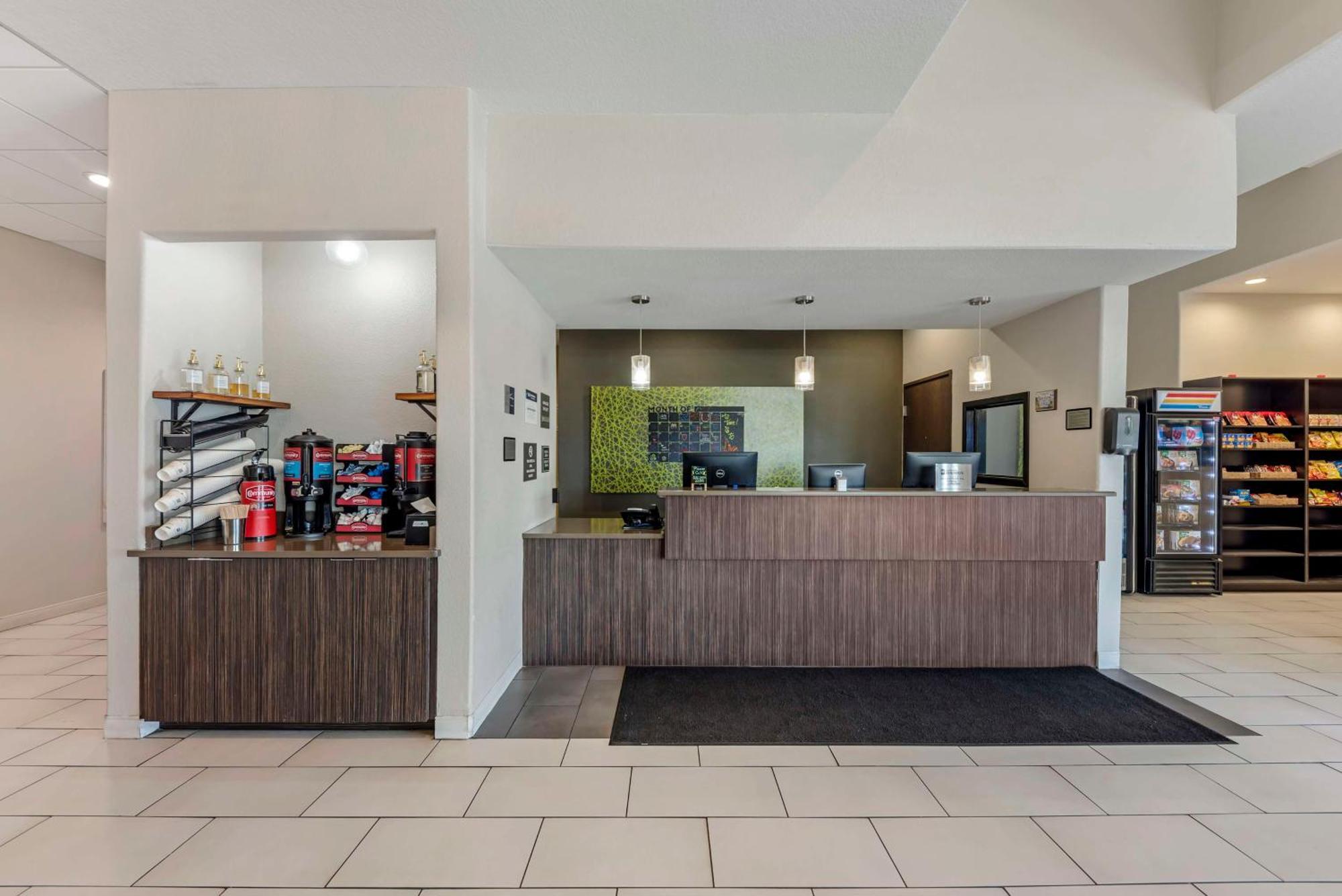 Best Western Plus Pflugerville Inn & Suites Exterior photo