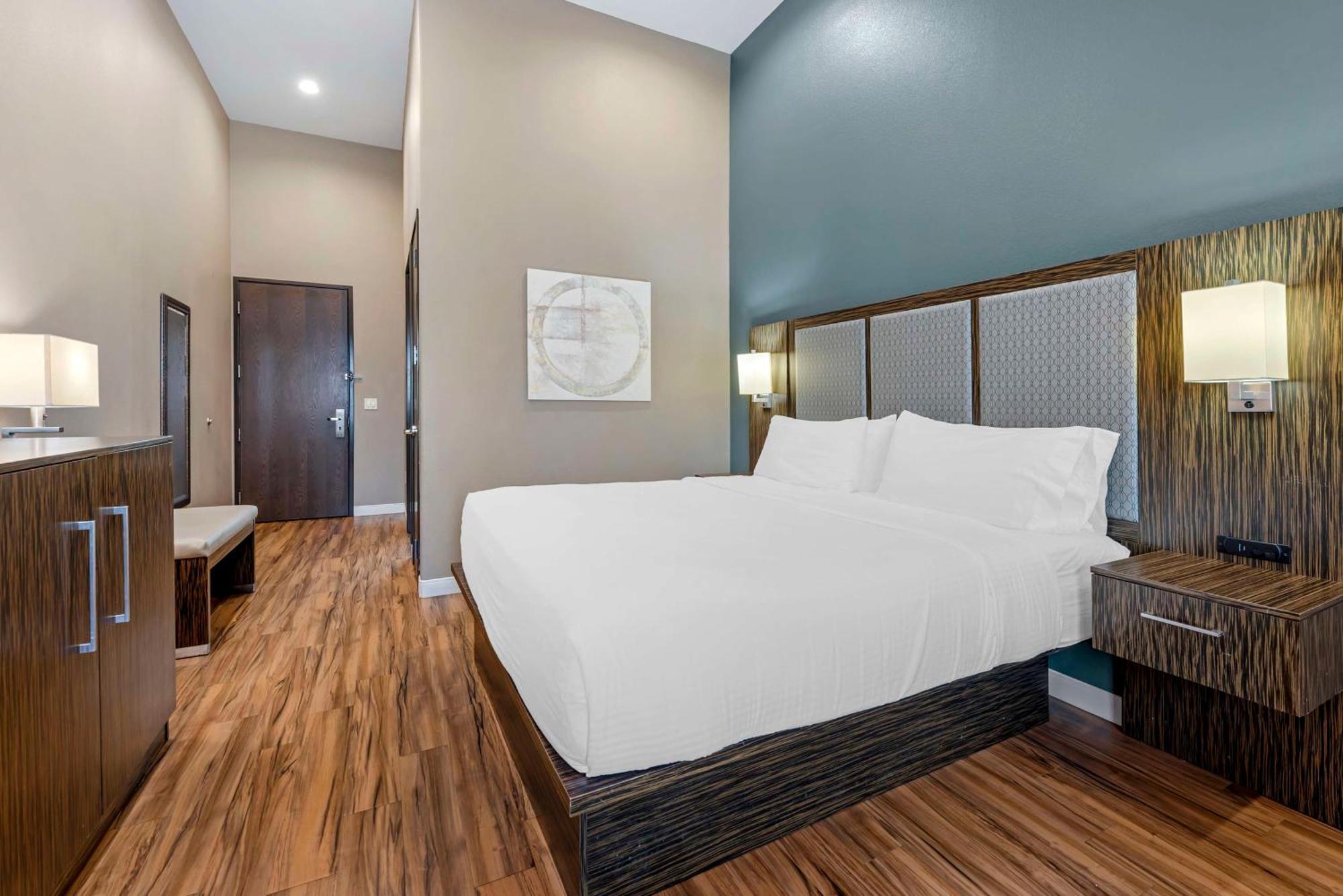 Best Western Plus Pflugerville Inn & Suites Exterior photo