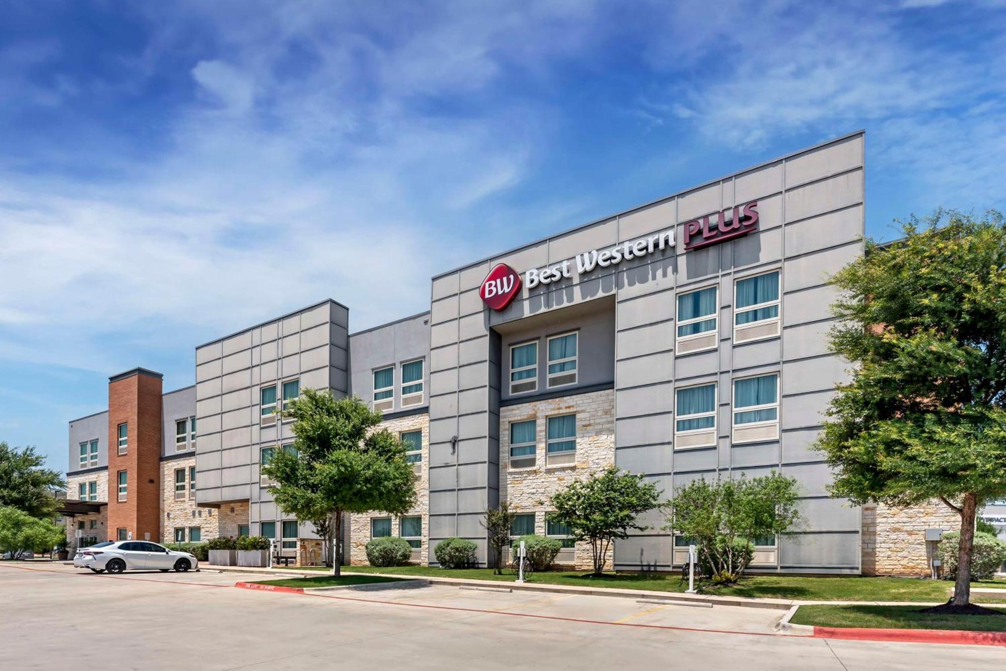 Best Western Plus Pflugerville Inn & Suites Exterior photo
