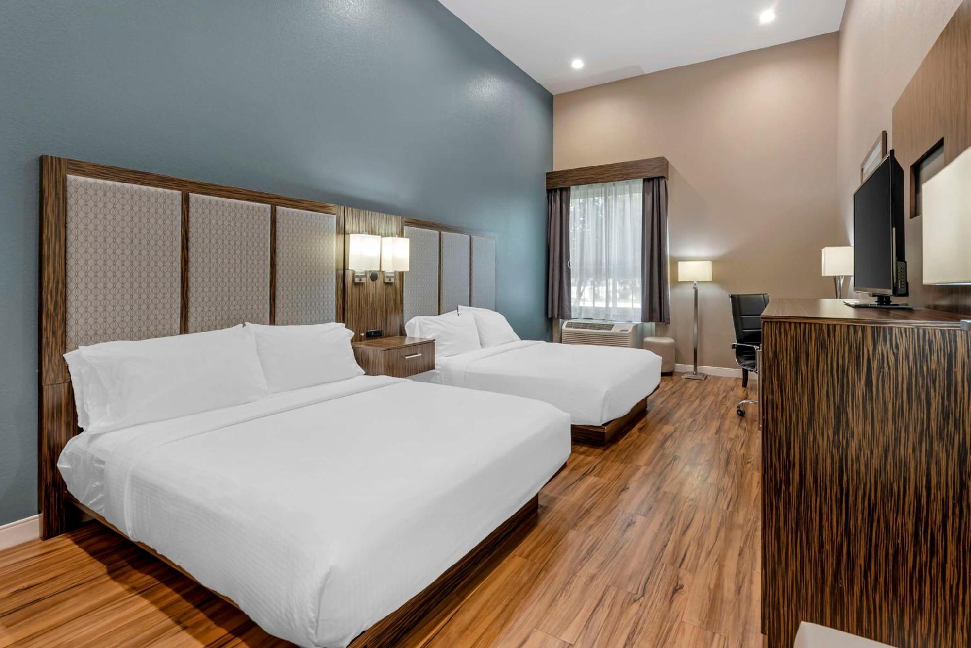 Best Western Plus Pflugerville Inn & Suites Exterior photo