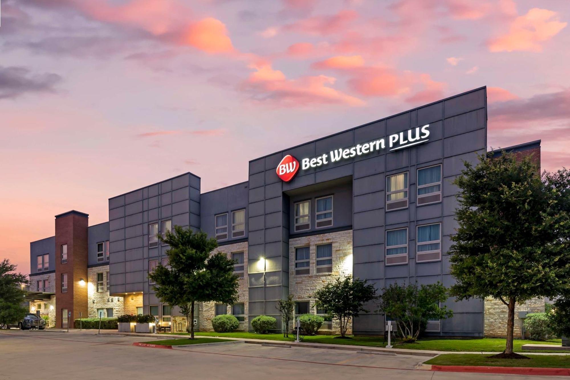 Best Western Plus Pflugerville Inn & Suites Exterior photo